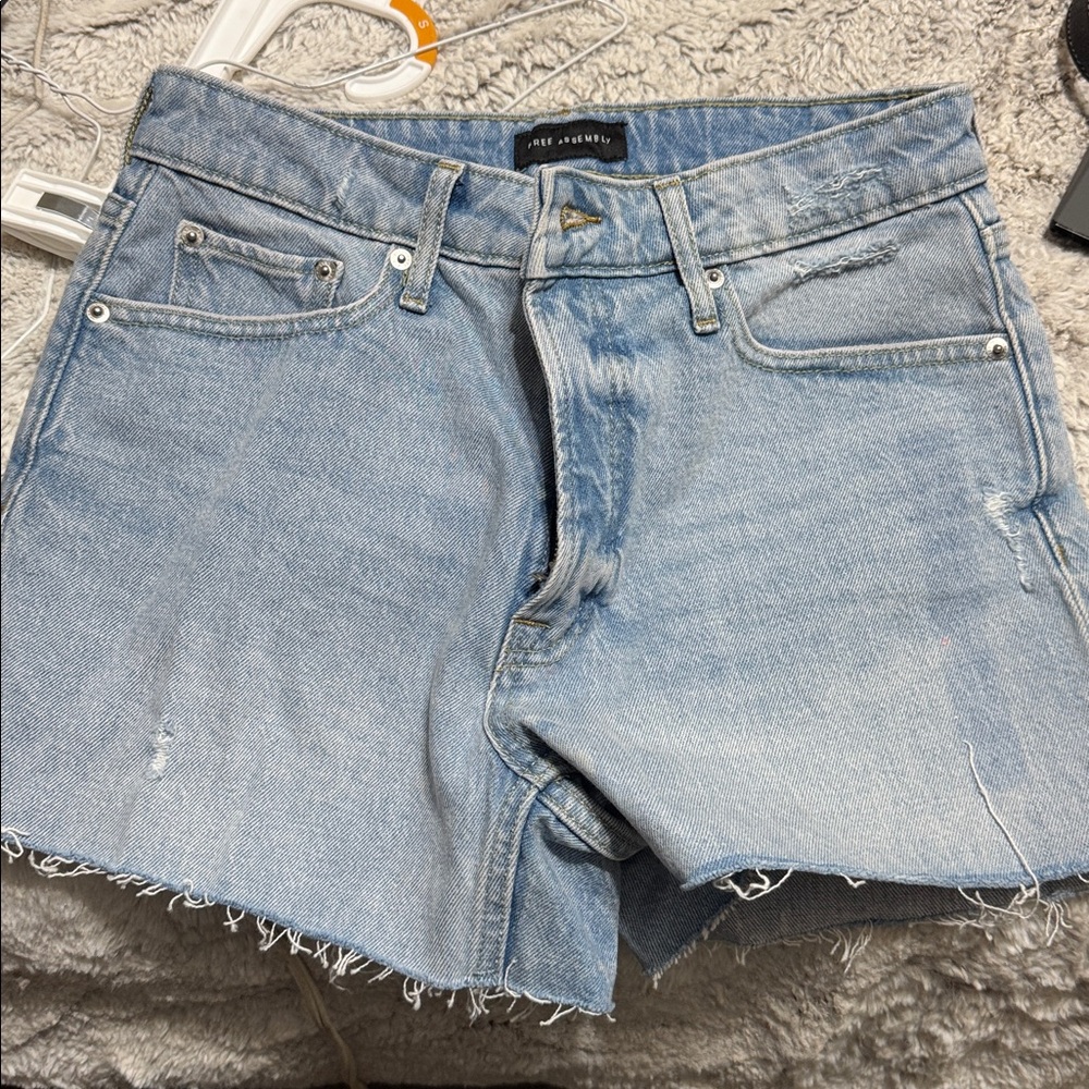 BNWOT BLACK DENIM SHORTS SIZE 4 BNWT NEVER WORN